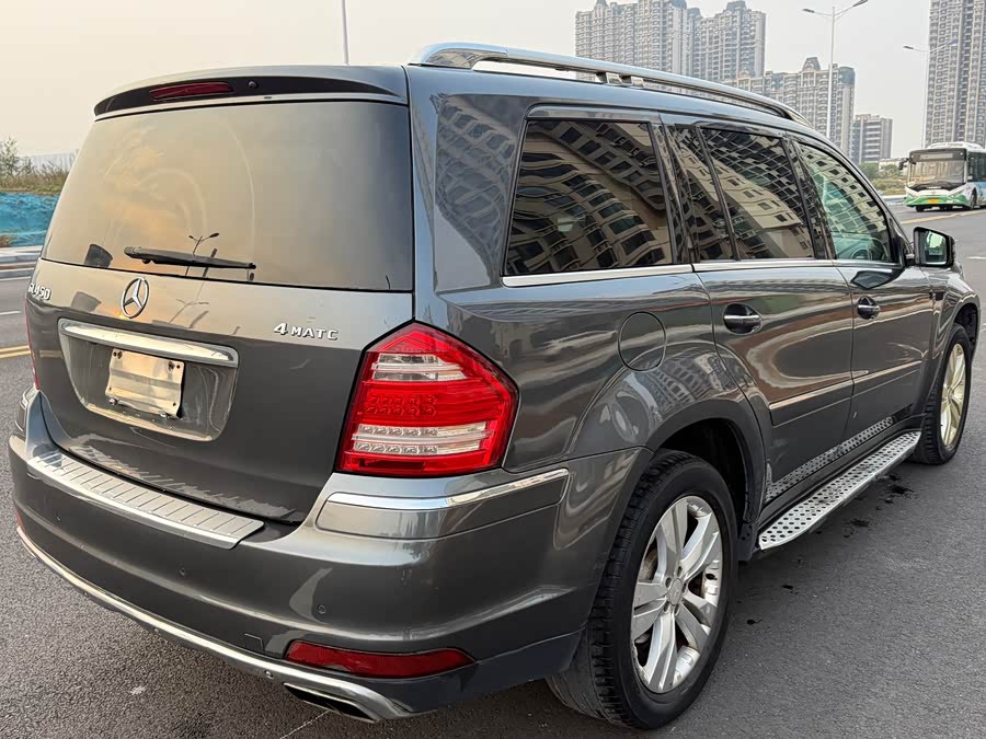 Mercedes-Benz GL Class 2010 car image #8