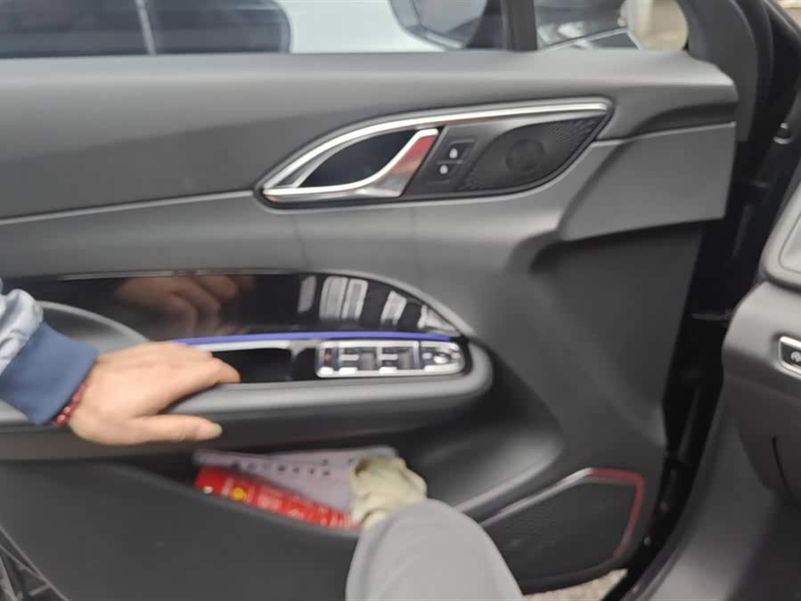 HongQi HS3 2025 car image #8