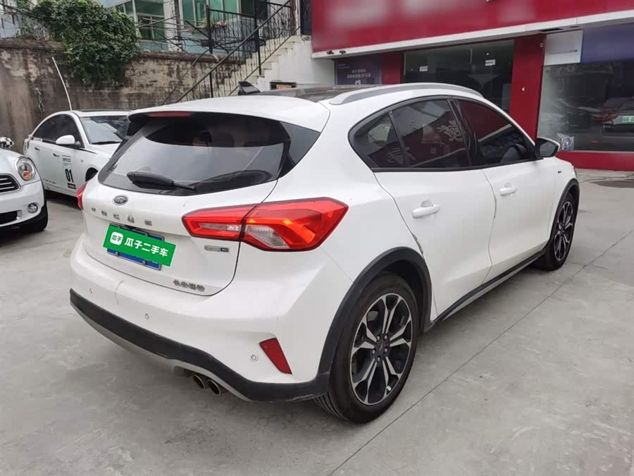 Ford Focus Active 2019 car image #8