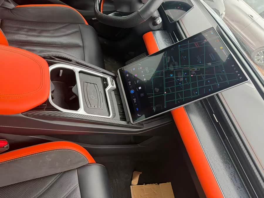 哪吒汽车 哪吒GT 2023 汽车图片 #8