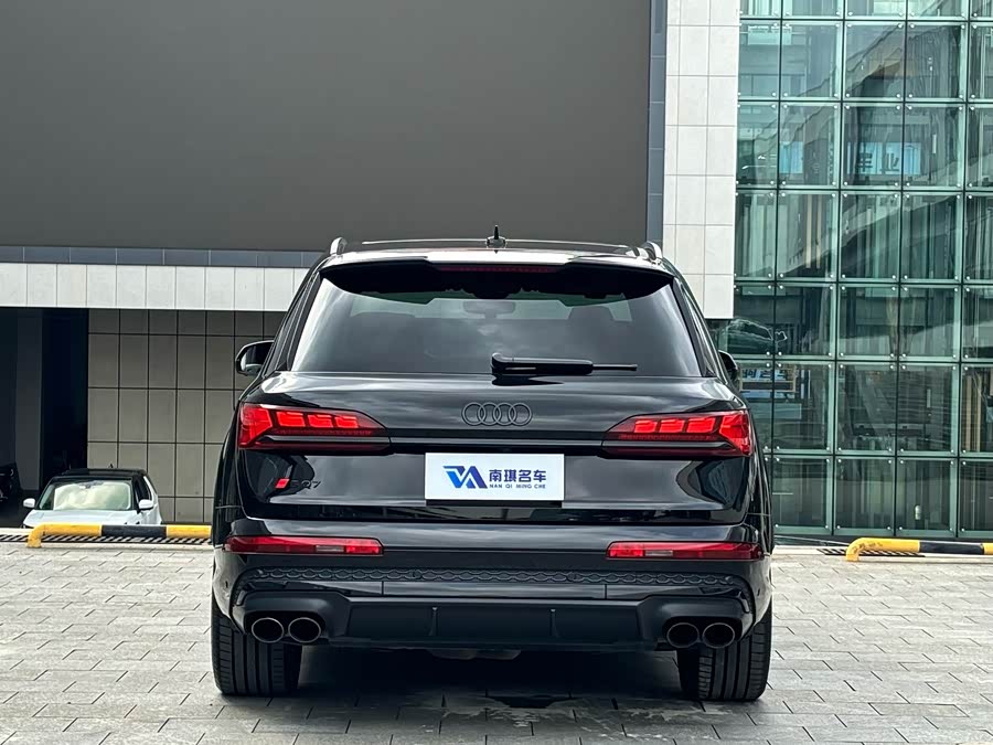 Audi SQ7 2024 изображение автомобиля #8