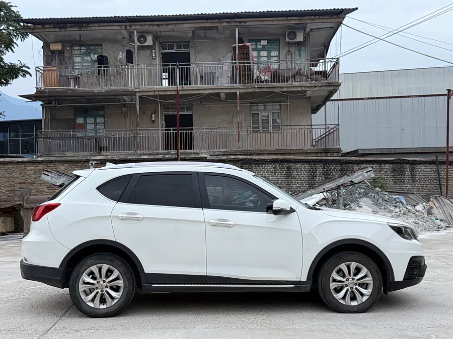 GAC Trumpchi GS5 Super 2015 #8 GAC Trumpchi GS5 Super 2015 car image #8