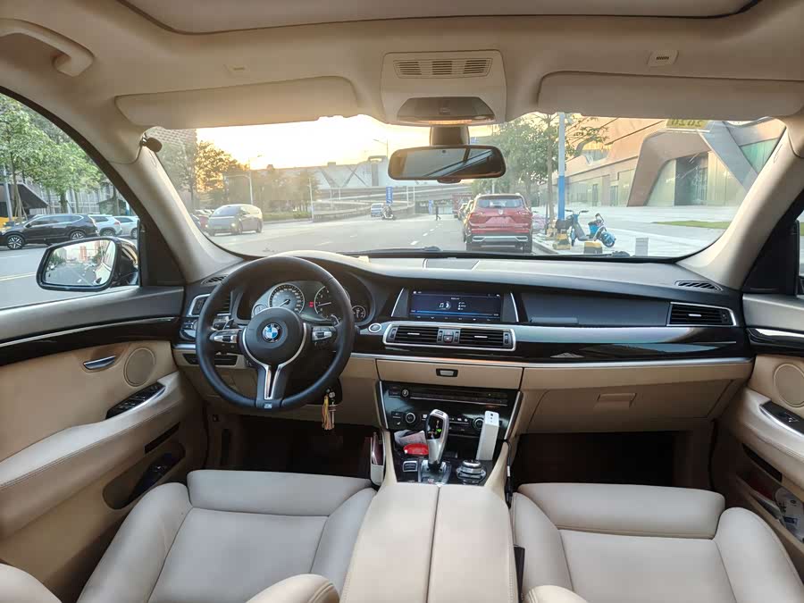 BMW 5 Series GT 2010 #8 BMW 5 Series GT 2010 immagine di auto #8