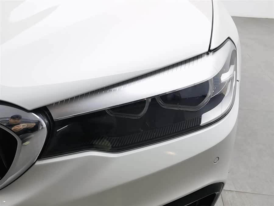 BMW 5 Series (Imported) 2018 car image #8