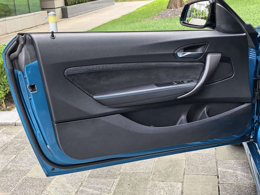 BMW M2 2018 car image #8