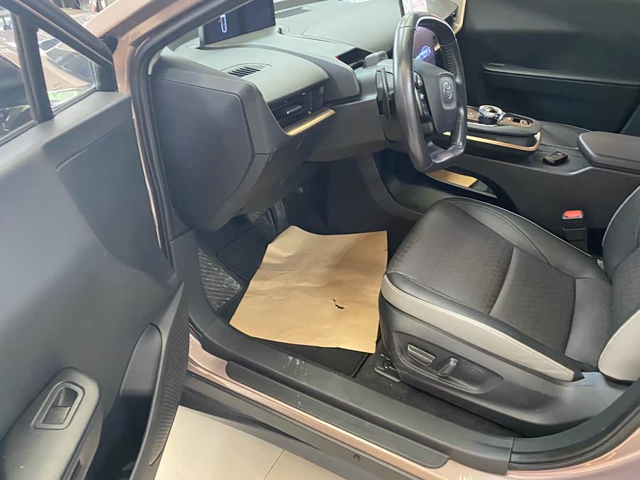 BYD e1 2023 car image #8