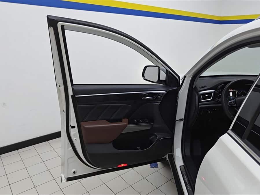 GAC Trumpchi GS7 2019 #8 GAC Trumpchi GS7 2019 car image #8