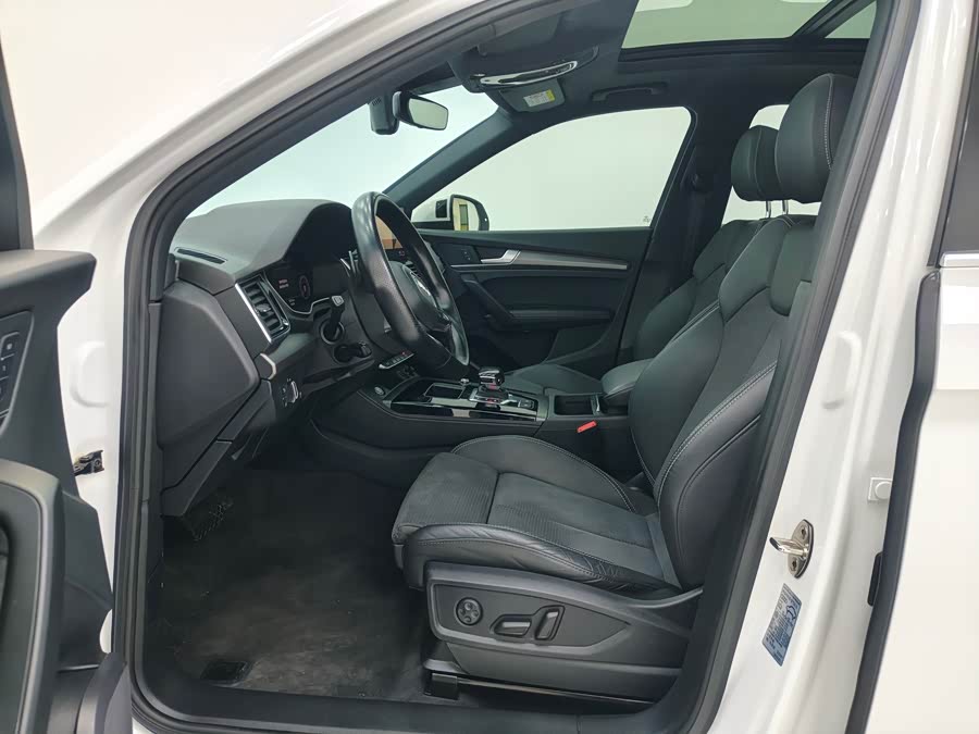 Audi Q5L Sportback 2021 car image #8