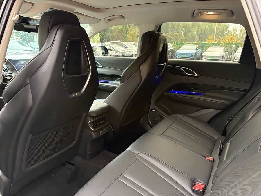 HongQi HS3 PHEV 2024 #8 HongQi HS3 PHEV 2024 car image #8