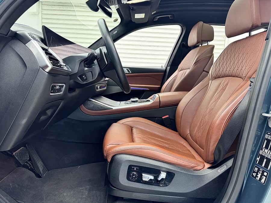 BMW X7 2023 immagine di auto #8