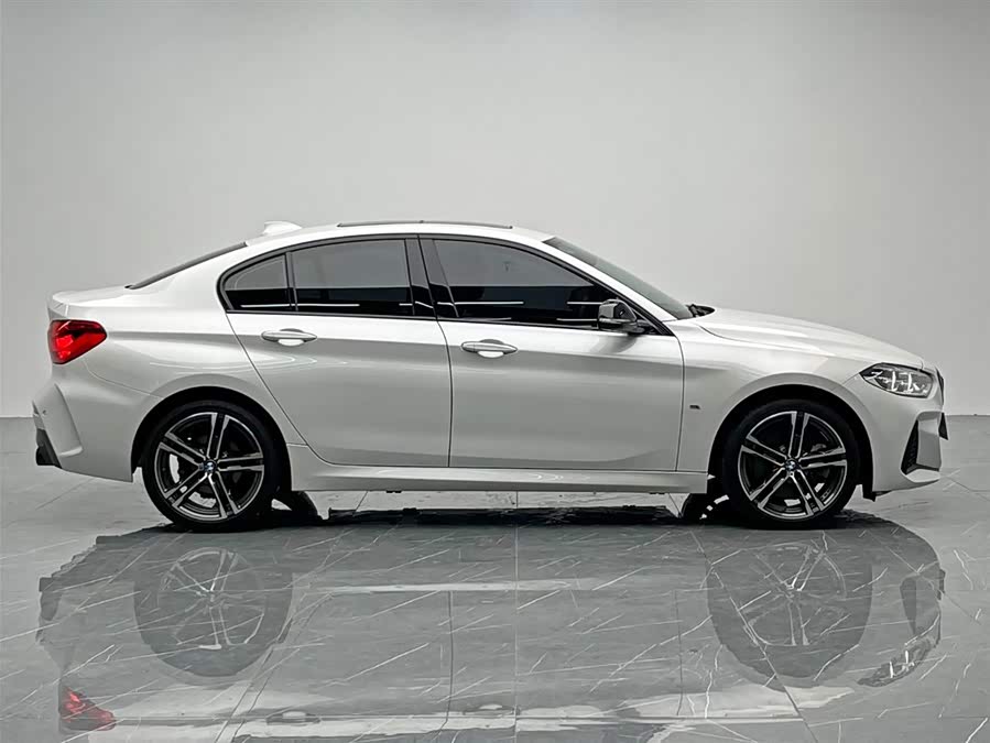 BMW 1 Series 2023 #8 BMW 1 Series 2023 car image #8