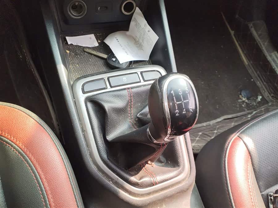 Changan Eado XT 2017 изображение автомобиля #8