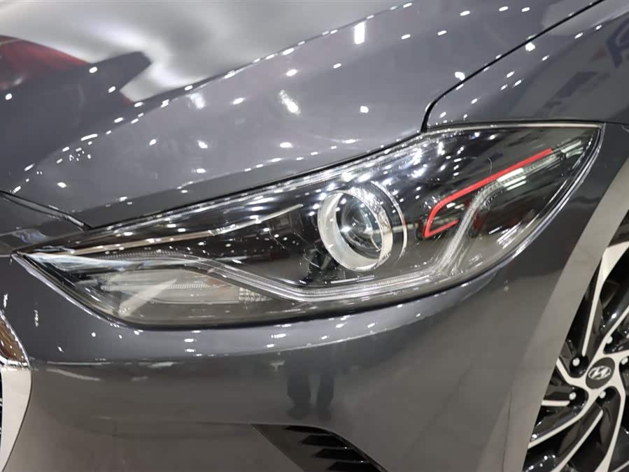 Hyundai Elantra AD 2019 car image #8