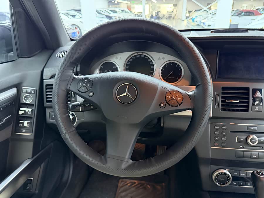 Mercedes-Benz GLK Class (Imported) 2010 car image #8