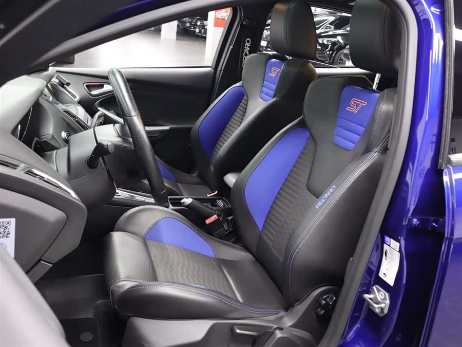 Ford Focus (Imported) 2017 #8 Ford Focus (Imported) 2017 صورة سيارة #8