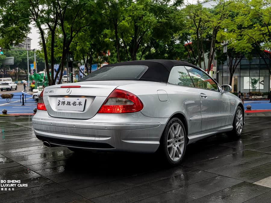 Mercedes-Benz CLK Class 2009 immagine di auto #8