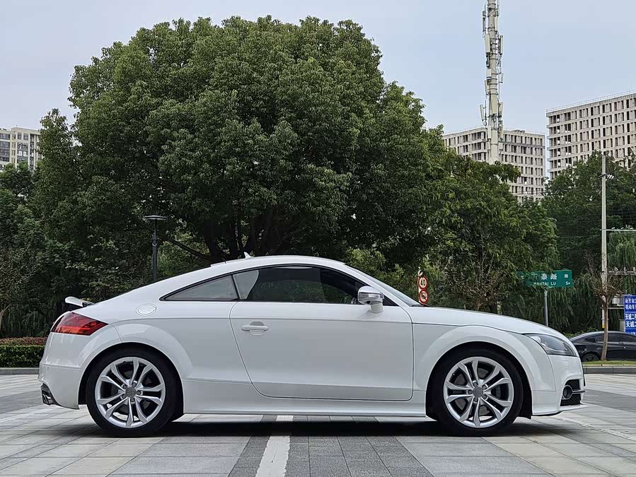 Audi TTS 2012 #8 Audi TTS 2012 car image #8