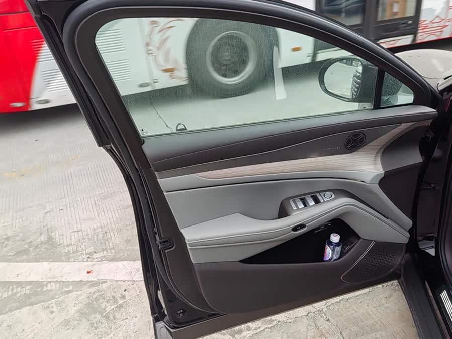 Denza N7 2023 car image #8