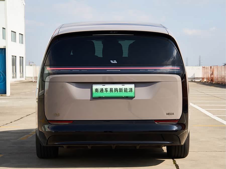 理想汽车 理想MEGA 2024 汽车图片 #8