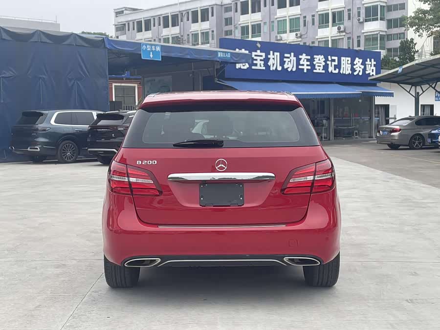 Mercedes-Benz B Class 2015 car image #8