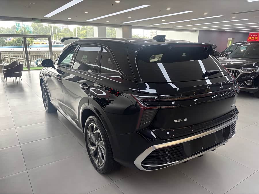 HongQi HS3 PHEV 2025 car image #8