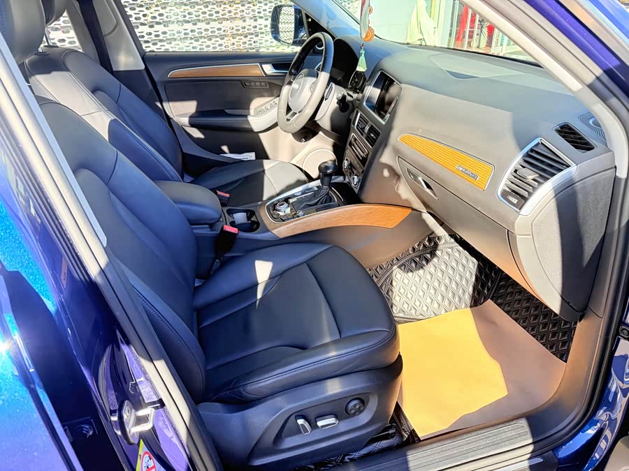 Audi Q5 (Imported) 2016 car image #8