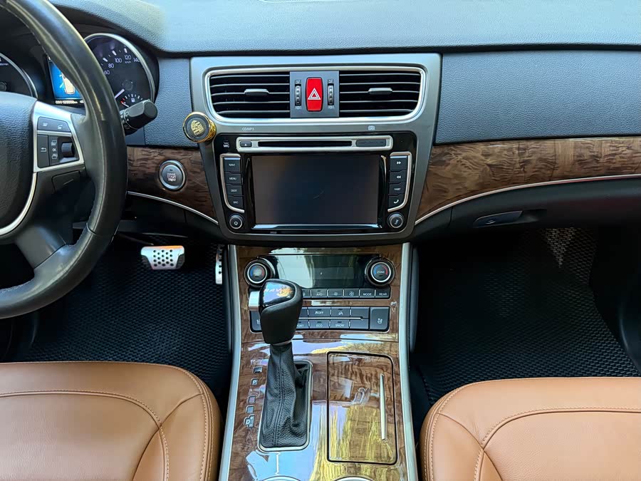 Haval H8 2015 car image #8