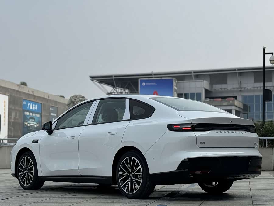 零跑汽车 零跑B01 汽车图片 #8