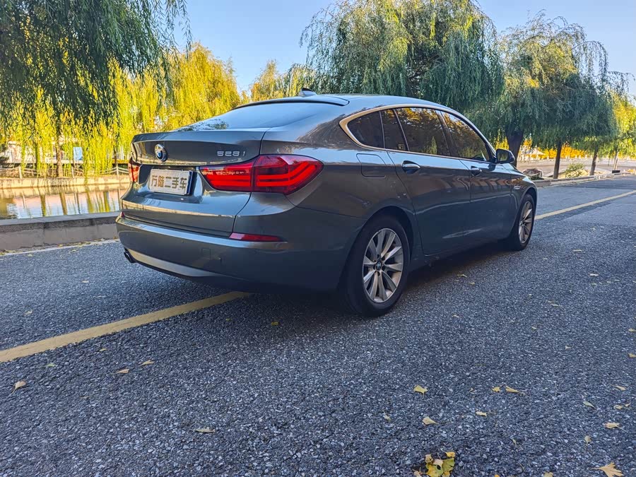 BMW 5 Series GT 2015 immagine di auto #8