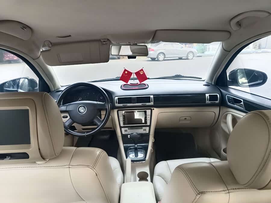 Volkswagen Passat Lingyu 2009 #8 Volkswagen Passat Lingyu 2009 car image #8