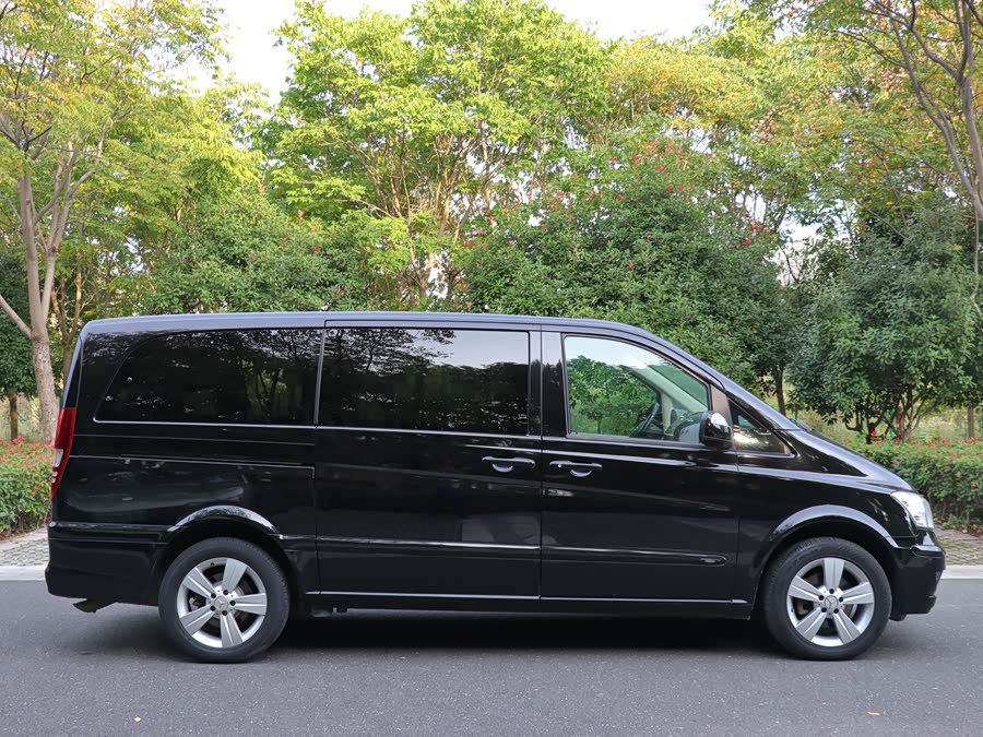 奔驰 唯雅诺 2011 汽车图片 #8