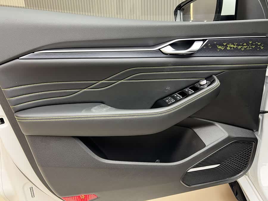 GEELY PrefaceL 2024 car image #8