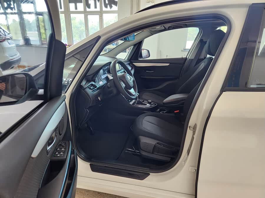 BMW 2 Series Tourer (Imported) 2015 #8 BMW 2 Series Tourer (Imported) 2015 car image #8