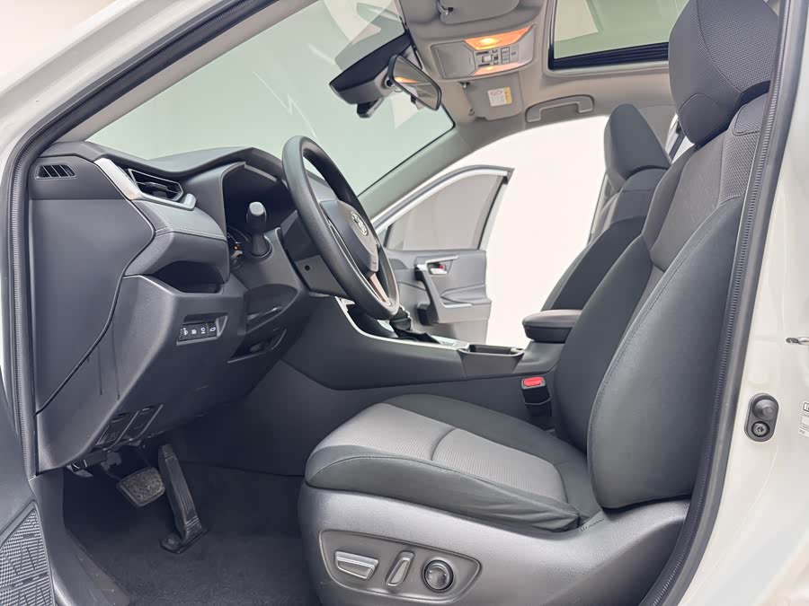 Toyota RAV4 2021 #8 Toyota RAV4 2021 car image #8