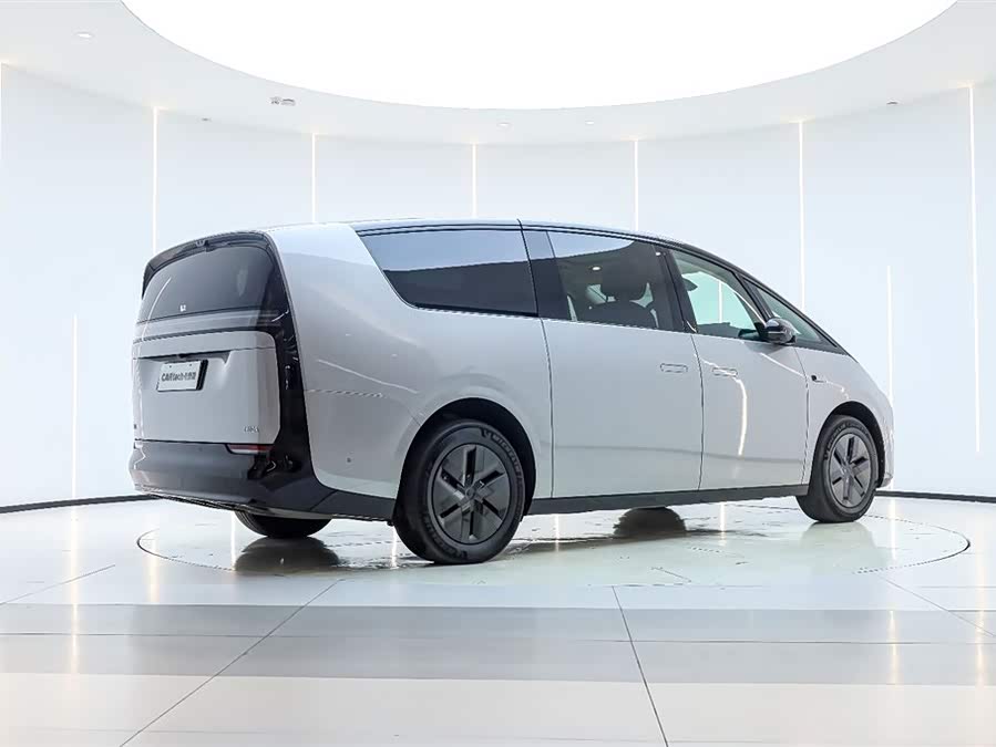 理想汽车 理想MEGA 2024 汽车图片 #8