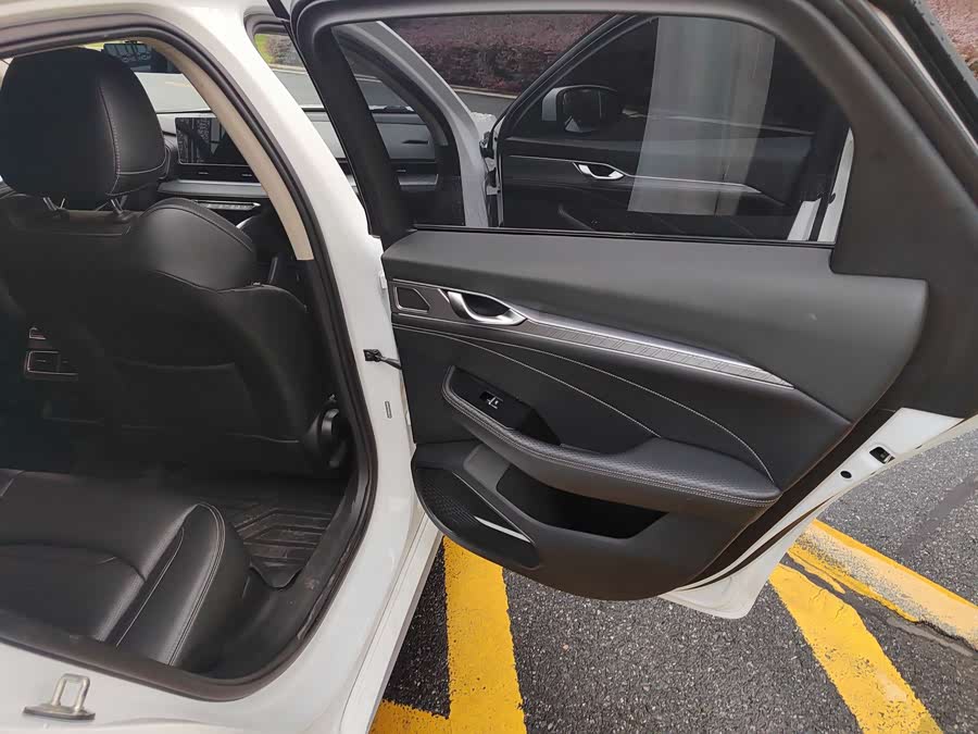 GEELY PrefaceL 2020 صورة سيارة #8