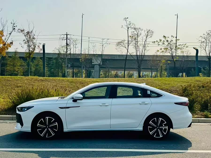 Chery Arrizo 8 Pro 2025 #8 Chery Arrizo 8 Pro 2025 car image #8