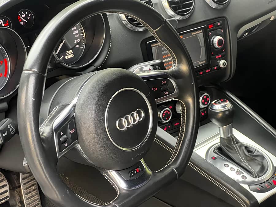 Audi TTS 2014 car image #8