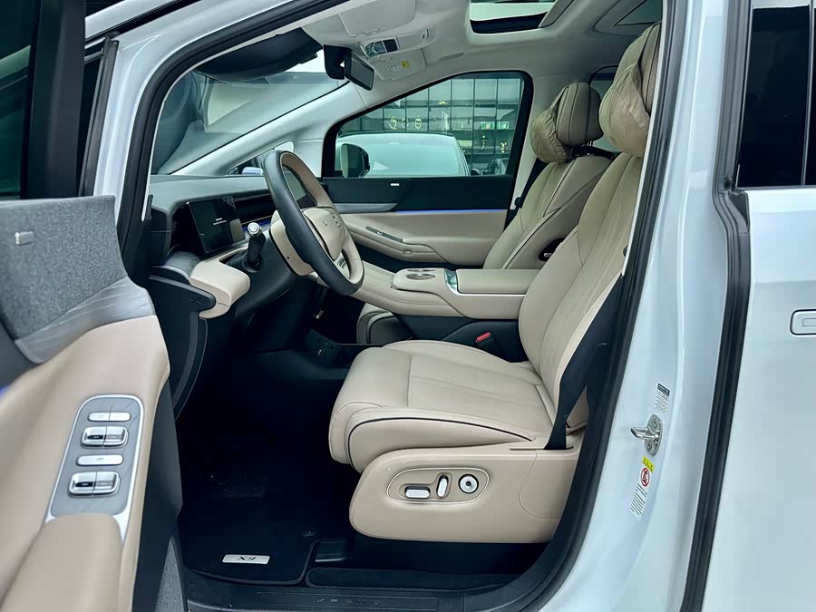 Xpeng X9 2024 immagine di auto #8