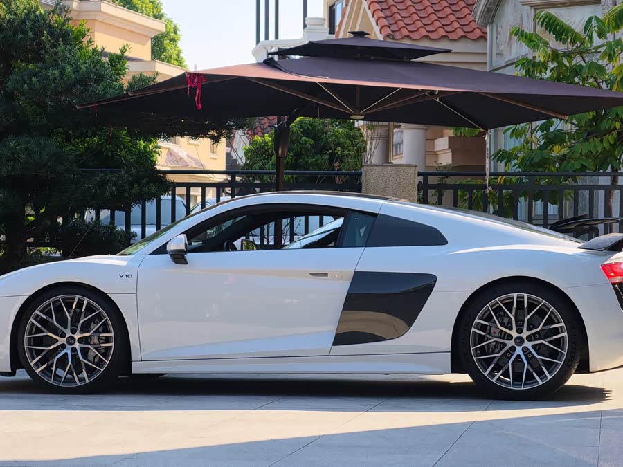 Audi R8 2017 immagine di auto #8