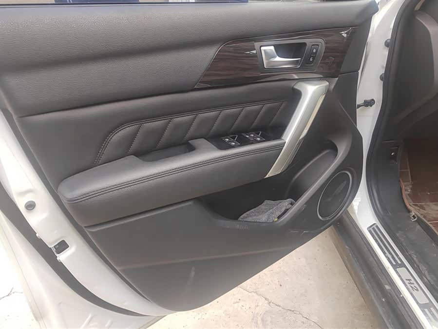 Haval H2 2015 car image #8