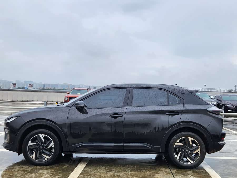 哪吒汽车 哪吒X 2024 汽车图片 #8