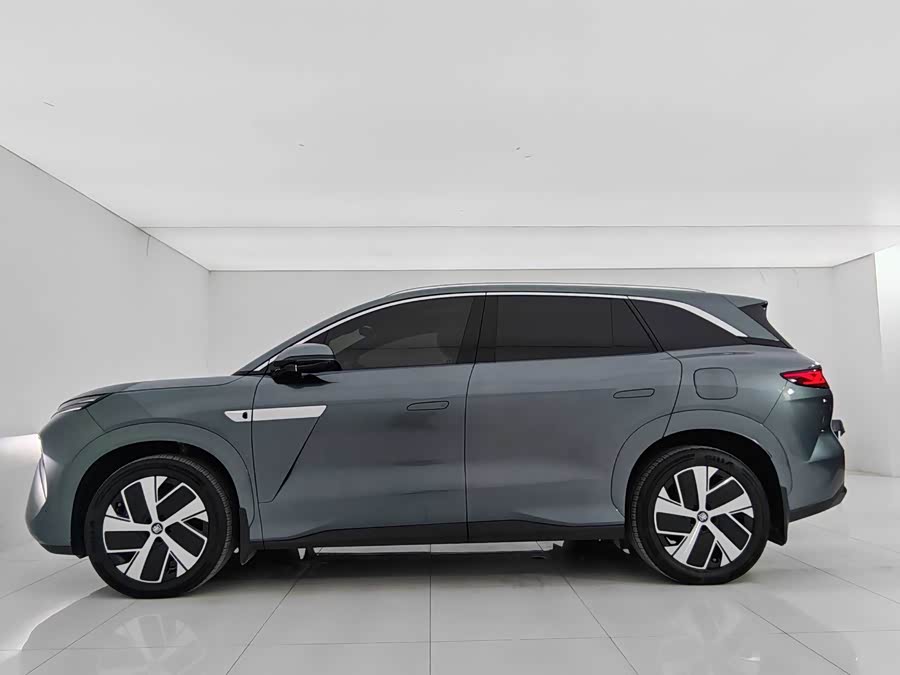 BYD Tang L 2025 صورة سيارة #8