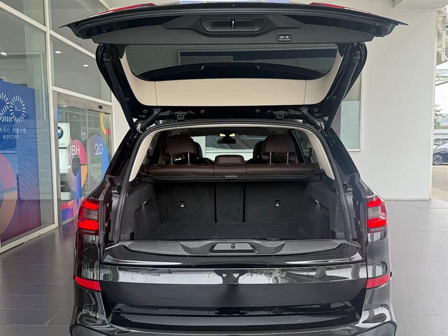BMW X5 2022 car image #8