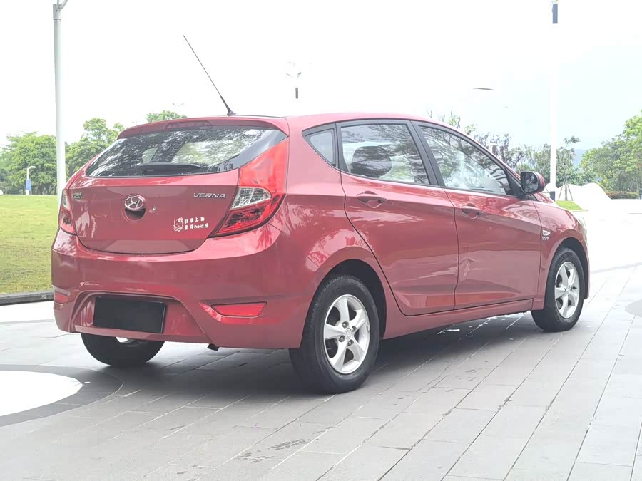 Mazda Reina Hatchback 2014 #8 Mazda Reina Hatchback 2014 car image #8
