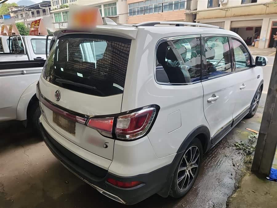 Forthing SX6 2016 car image #8