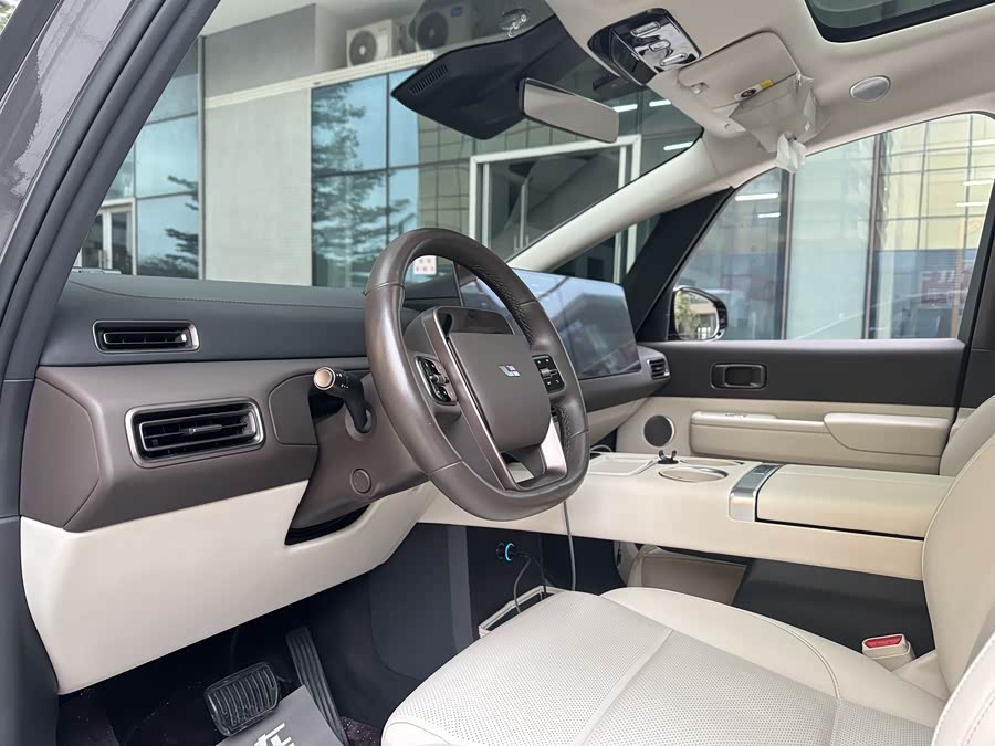 理想汽车 理想MEGA 2024 汽车图片 #8