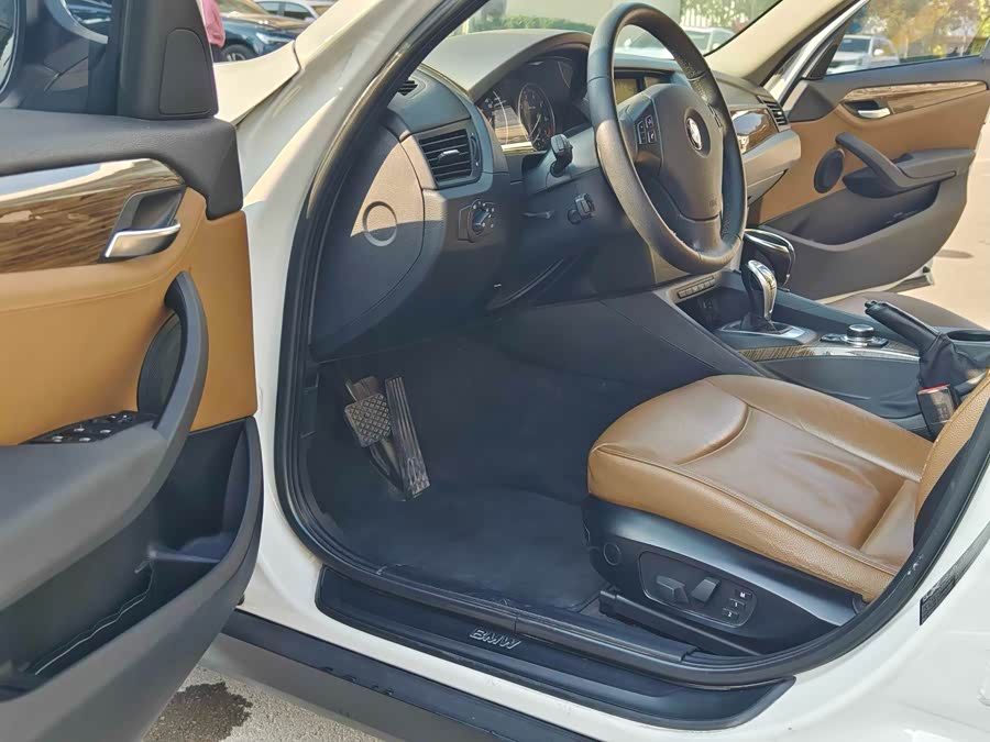 BMW X1 (Imported) 2012 car image #8