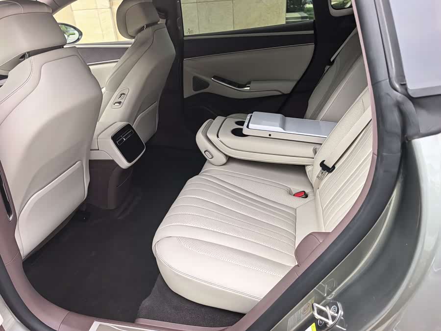 Denza Z9GT 2024 car image #8