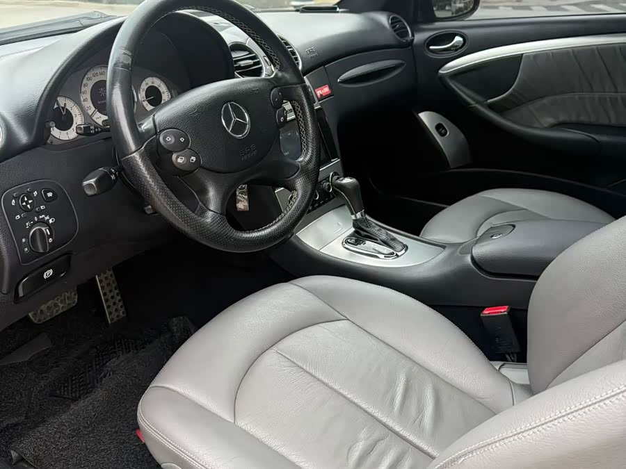 Mercedes-Benz CLK Class 2009 car image #8